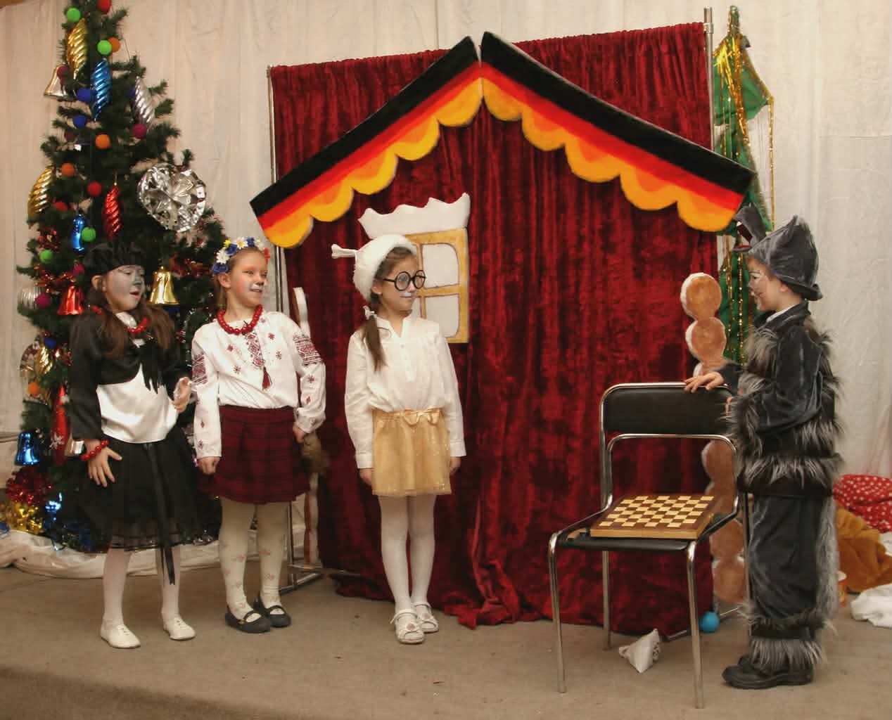 Kleine Bühne. Große Fantasie. Kinder spielen Weihnachtstheater auf Usedom.